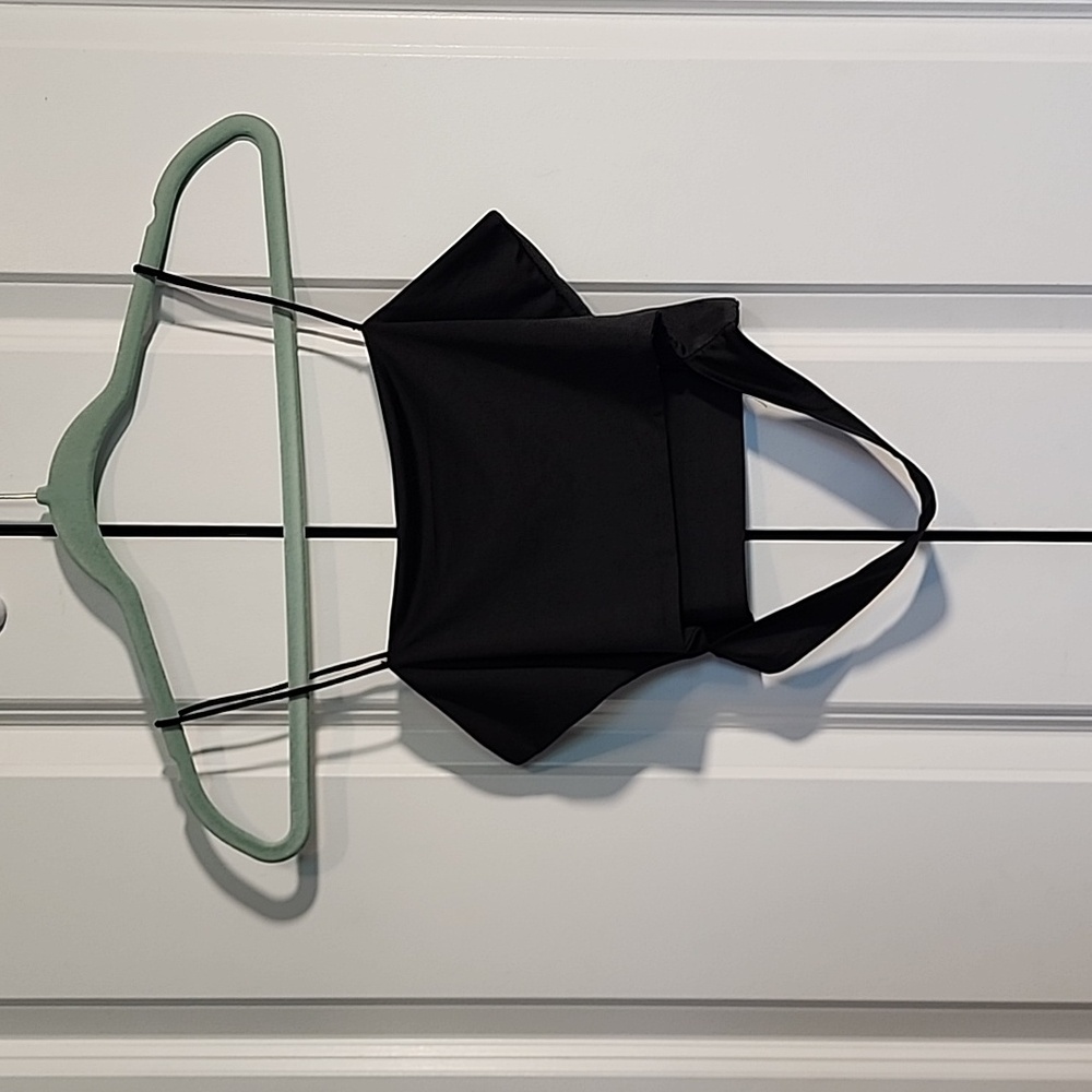 Small curout croptop
